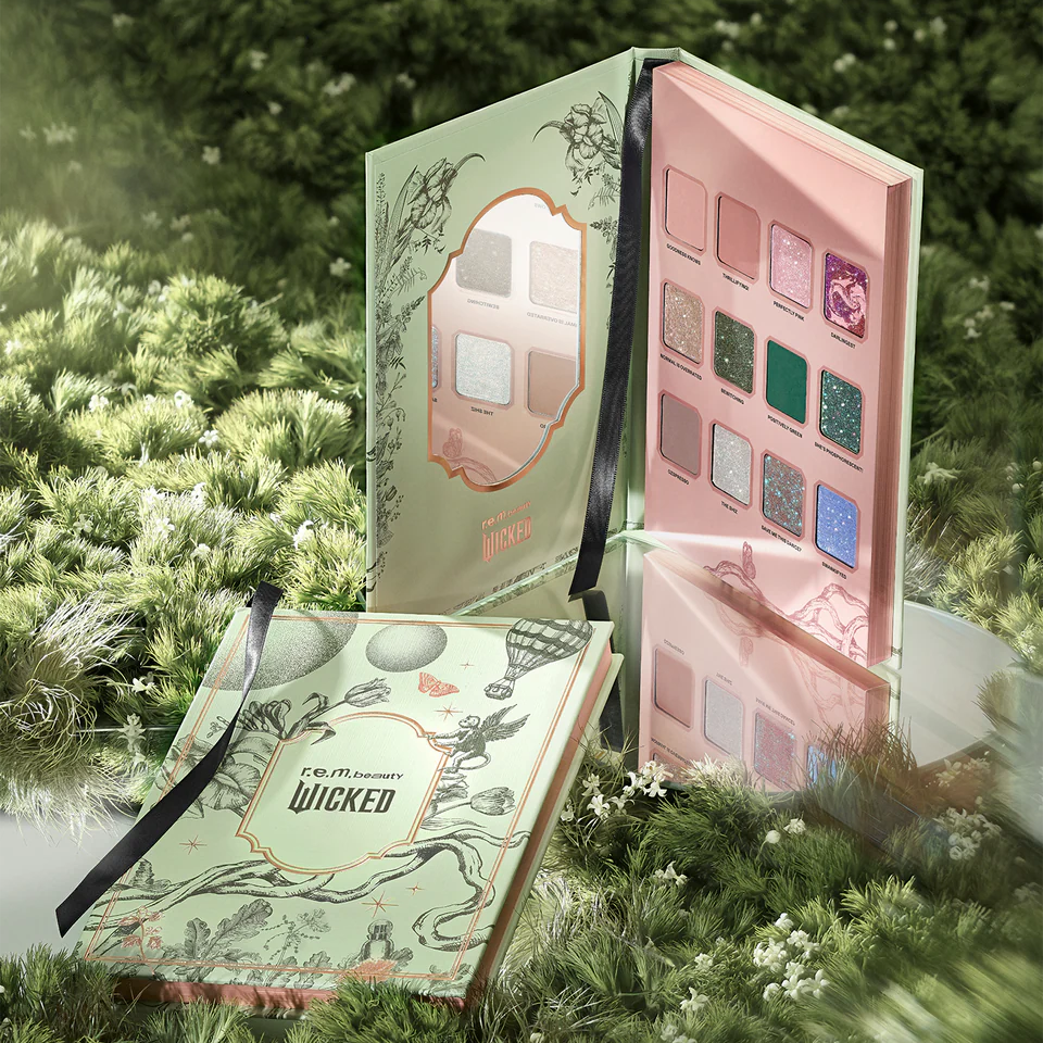r.e.m. Beauty x Wicked Ozdust Eyeshadow Palette | PREVENTA