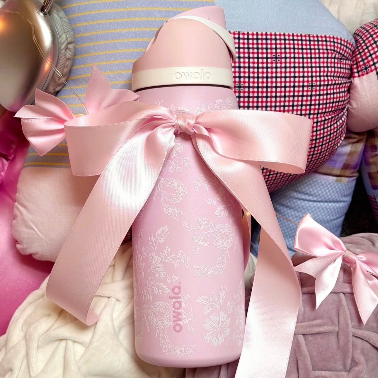 FreeSip® UO-Exclusive 32oz - Ribbon Toile