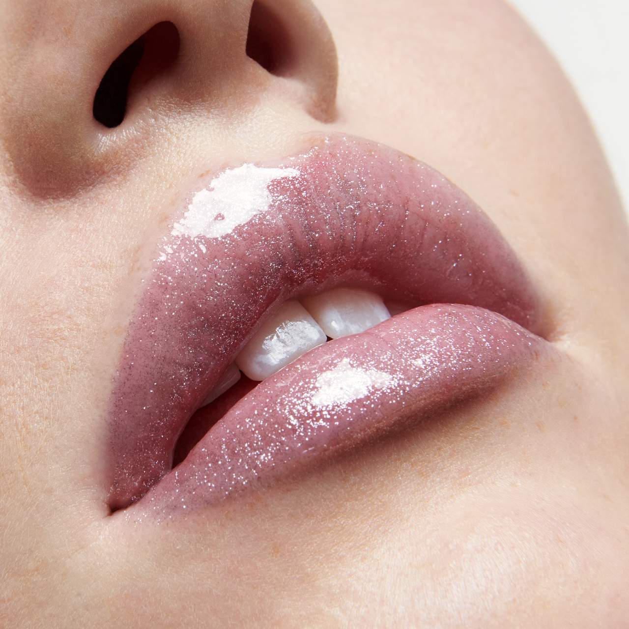 Maximising Lip Plumping Serum | PREVENTA