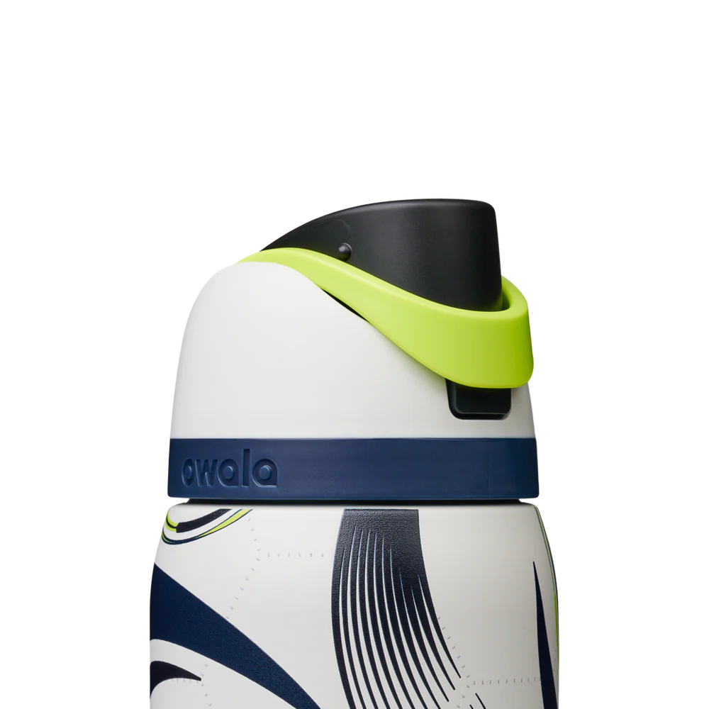 FreeSip® Soccer 32oz - Steel The Ball