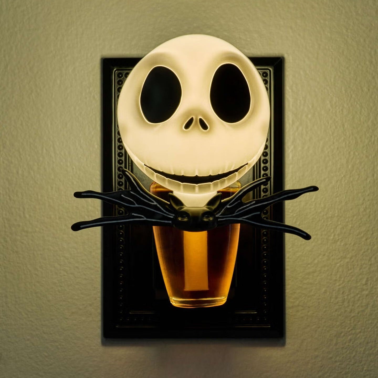 Jack Skellington Scent Control™ Nightlight Wallflowers Fragrance Plug | PREVENTA