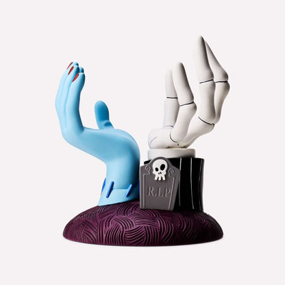 Jack Skellington & Sally Hands Pedestal 3-Wick Candle Holder | PREVENTA