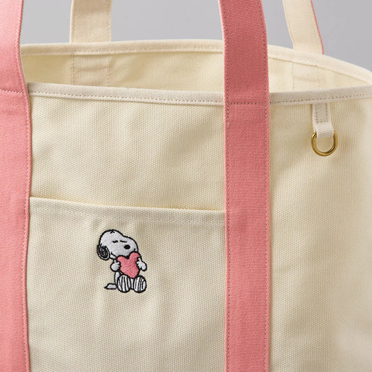 AE Off-Duty Snoopy Valentine's Day Tote Bag | PREVENTA