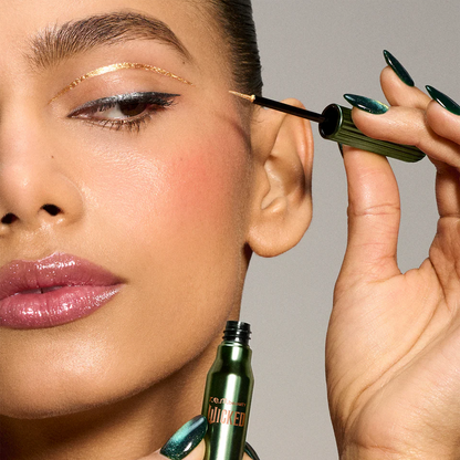 r.e.m. beauty x Wicked: For Good Welcome To Oz Eyeshadow & Eyeliner Set | PREVENTA