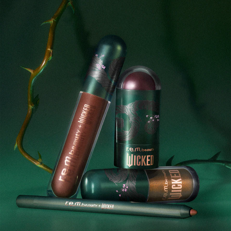 r.e.m. beauty x Wicked: For Good Elphaba Makeup Set | PREVENTA