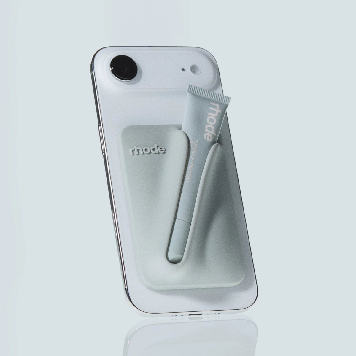 Snap-On Lip Case Lip Holder With MagSafe | PREVENTA